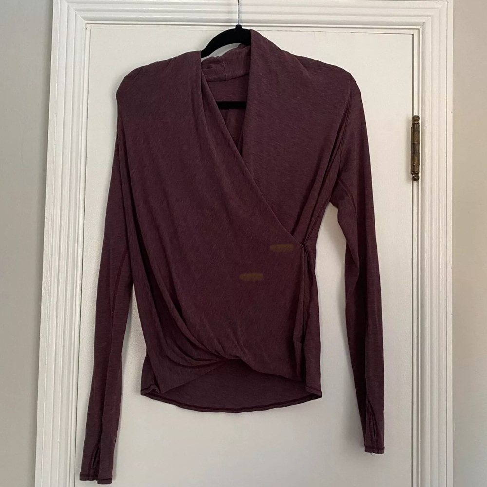 Lululemon - Radiant along Sleeve